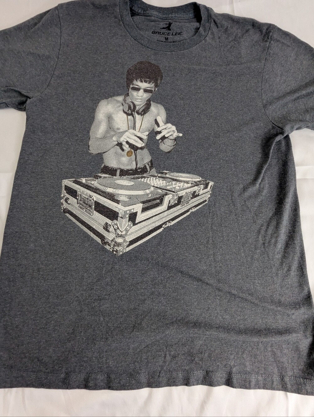 Bruce Lee DJ Candid Shot Men's Grey T-shirt Size Medium